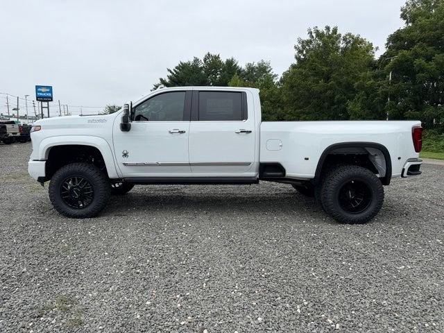 2026 Chevrolet Silverado 3500 HD High Country DRW Black Widow