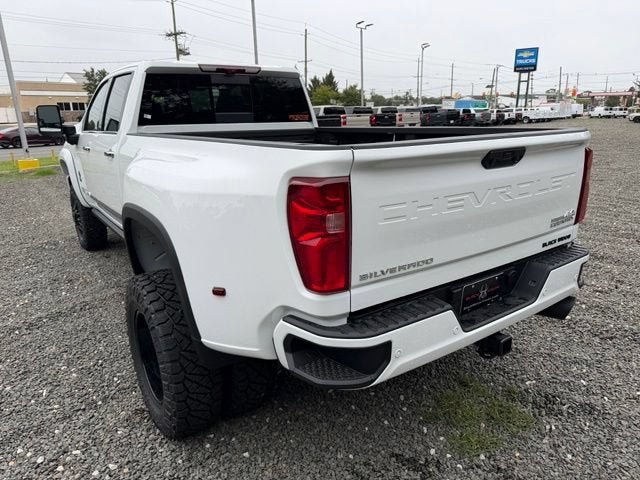 2026 Chevrolet Silverado 3500 HD High Country DRW Black Widow