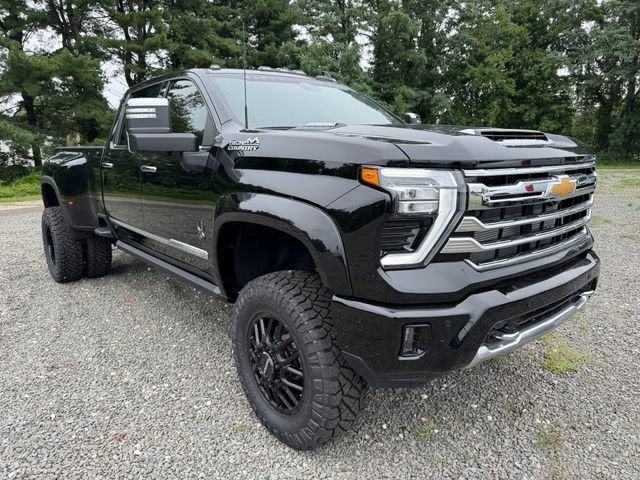 2026 Chevrolet Silverado 3500 HD High Country DRW Black Widow