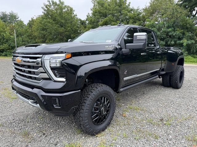 2026 Chevrolet Silverado 3500 HD High Country DRW Black Widow