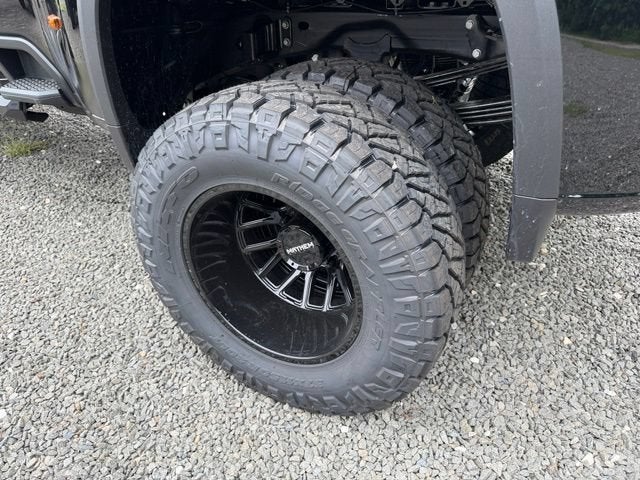 2026 Chevrolet Silverado 3500 HD High Country DRW Black Widow