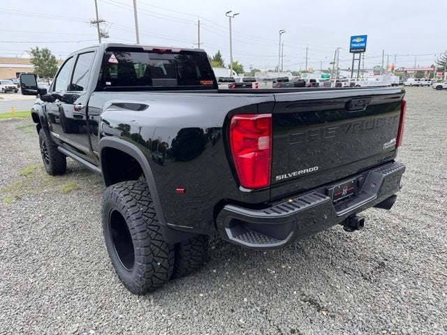 2026 Chevrolet Silverado 3500 HD High Country DRW Black Widow
