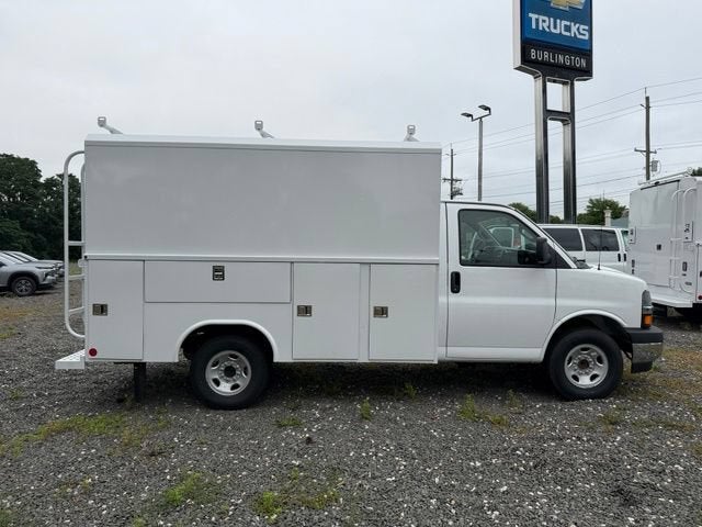 2026 Chevrolet Express Cutaway 3500 1WT