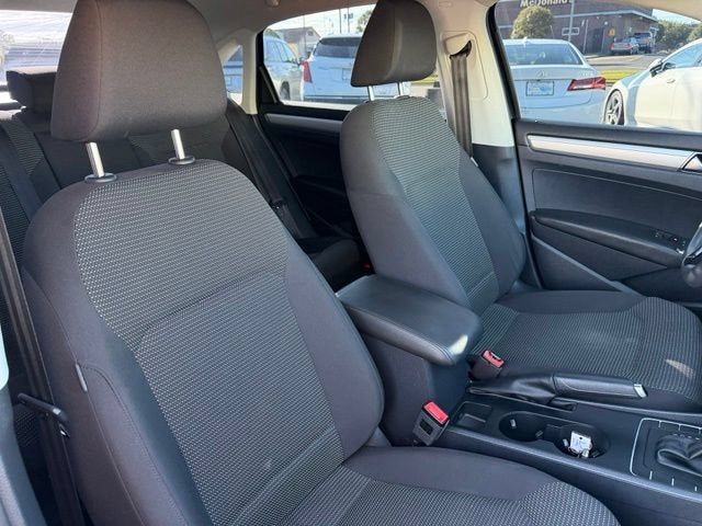 2017 Volkswagen Passat 1.8T S