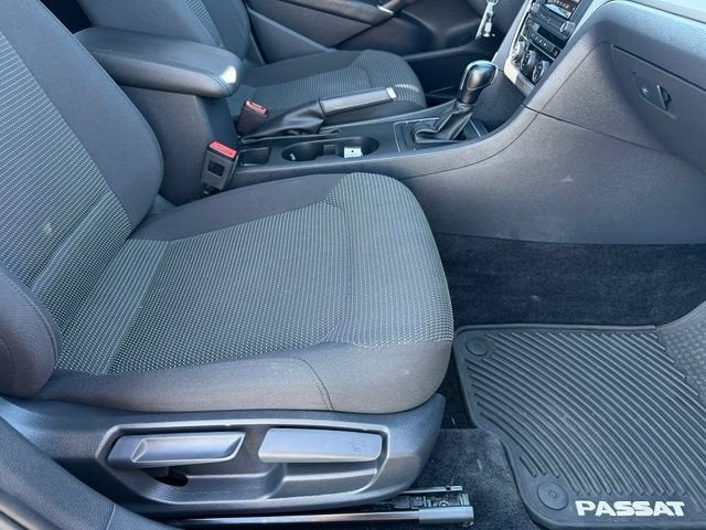 2017 Volkswagen Passat 1.8T S