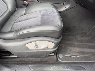 2021 Porsche Macan Base