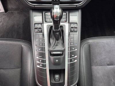 2021 Porsche Macan Base