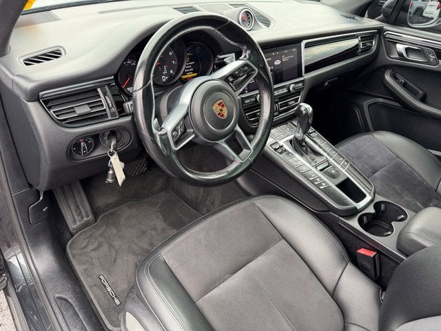 2021 Porsche Macan Base