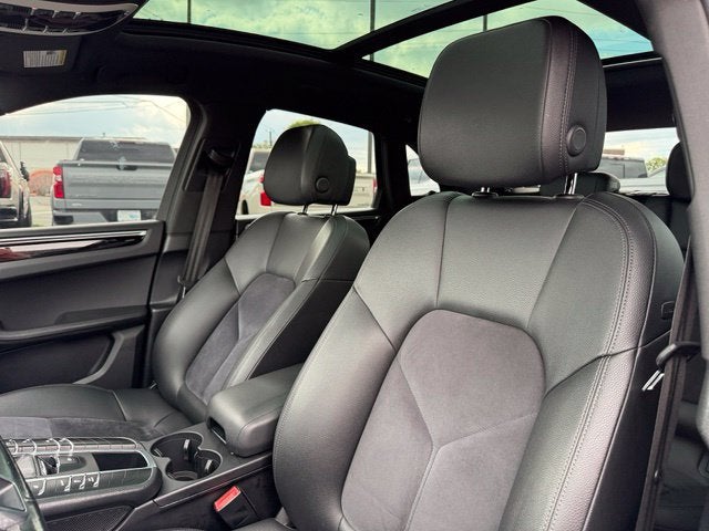 2021 Porsche Macan Base