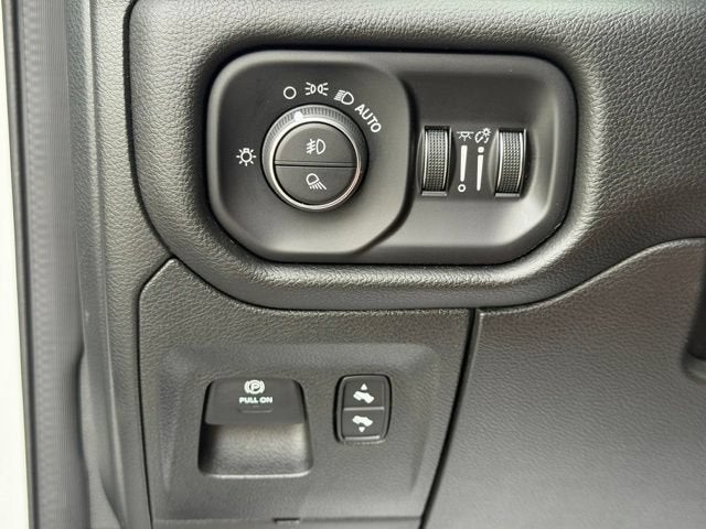 2023 RAM 1500 Laramie Crew Cab 4x4 5'7" Box