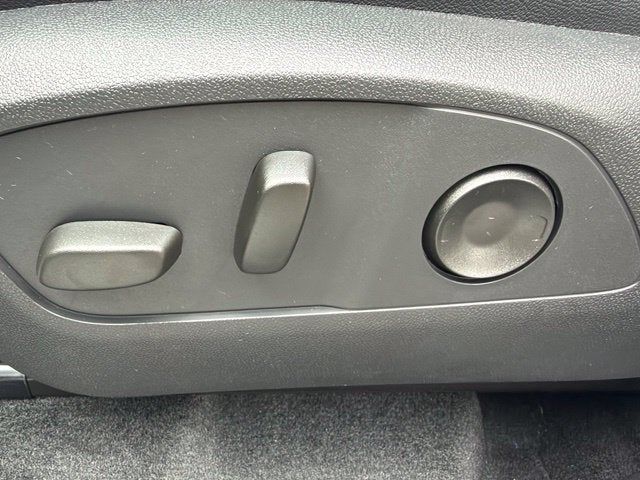 2027 Chevrolet Traverse LT - Photo 27