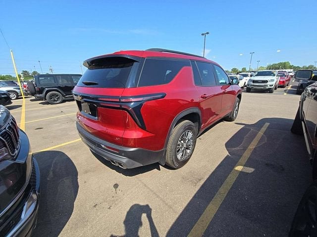 2024 Chevrolet Traverse LT