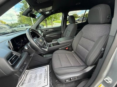 2025 Chevrolet Traverse LT