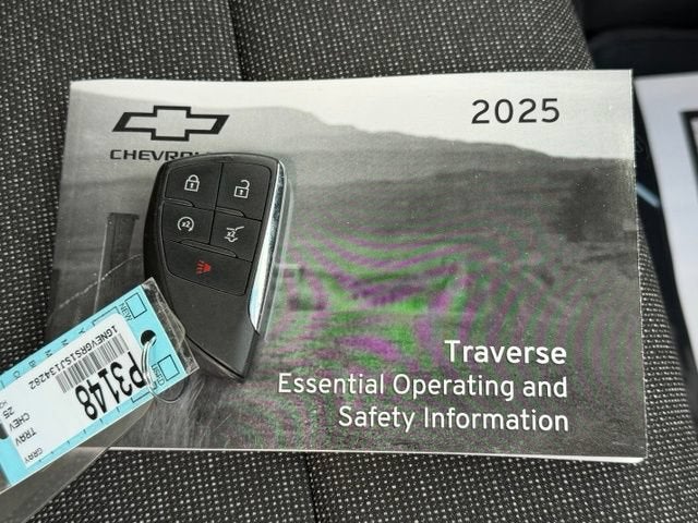 2025 Chevrolet Traverse LT