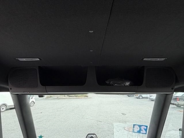 2024 BrightDrop Zevo 600 EJY