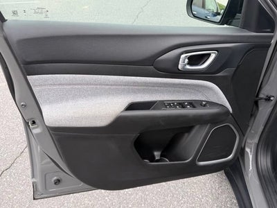 2023 Jeep Compass Latitude Lux FWD
