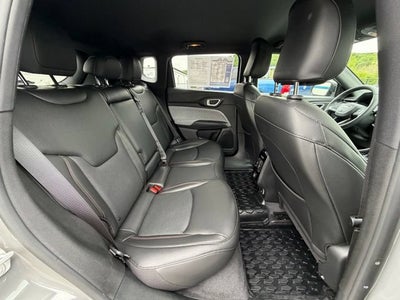 2023 Jeep Compass Latitude Lux FWD