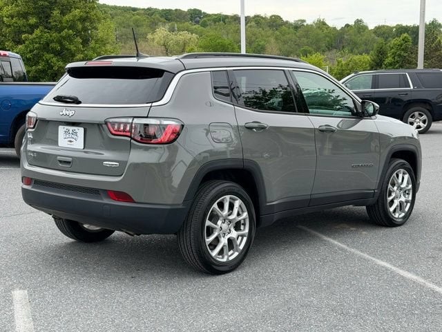 2023 Jeep Compass Latitude Lux FWD