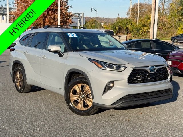 2022 Toyota Highlander Hybrid Bronze Edition