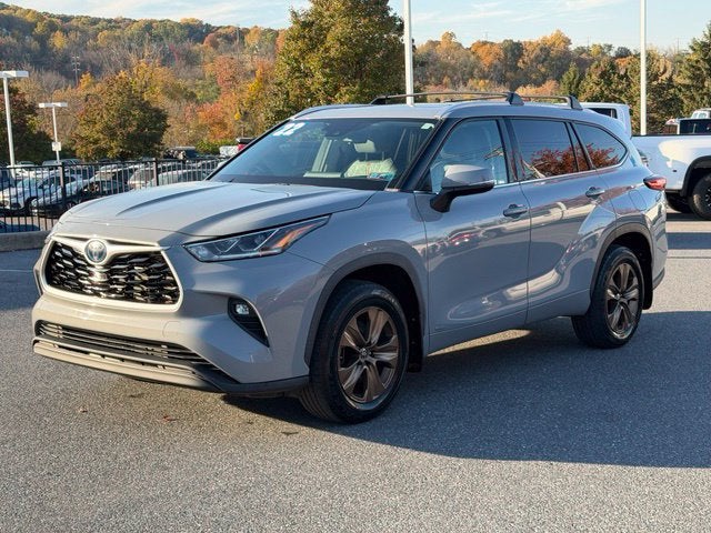 2022 Toyota Highlander Hybrid Bronze Edition