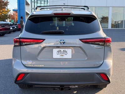 2022 Toyota Highlander Hybrid Bronze Edition