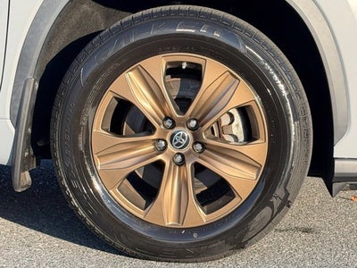 2022 Toyota Highlander Hybrid Bronze Edition