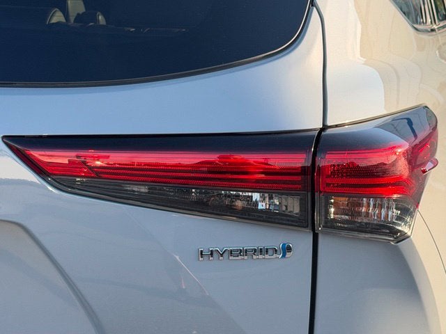 2022 Toyota Highlander Hybrid Bronze Edition