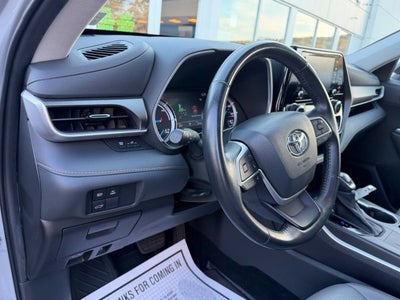 2022 Toyota Highlander Hybrid Bronze Edition
