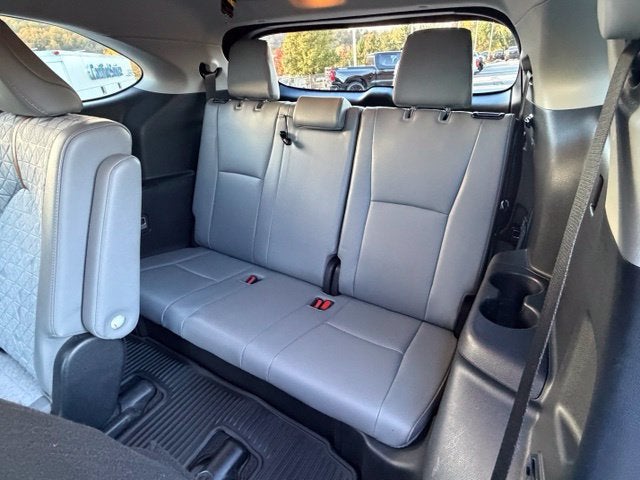 2022 Toyota Highlander Hybrid Bronze Edition