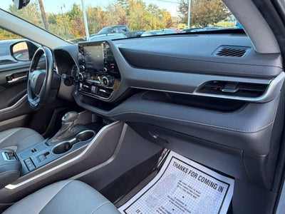 2022 Toyota Highlander Hybrid Bronze Edition